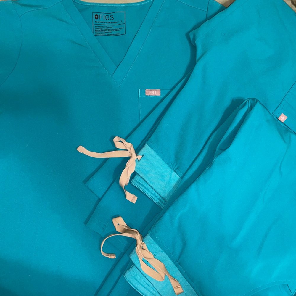 Women’s FIGS Scrubs